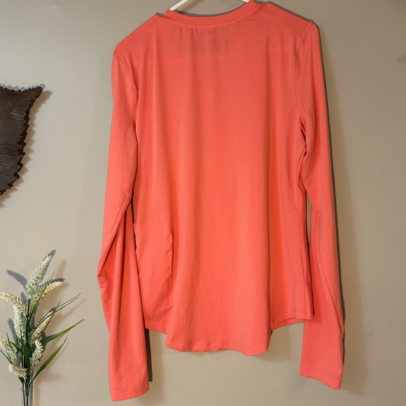 3 for 40$ Avalanche UPF Shirt - Picture 5 of 5